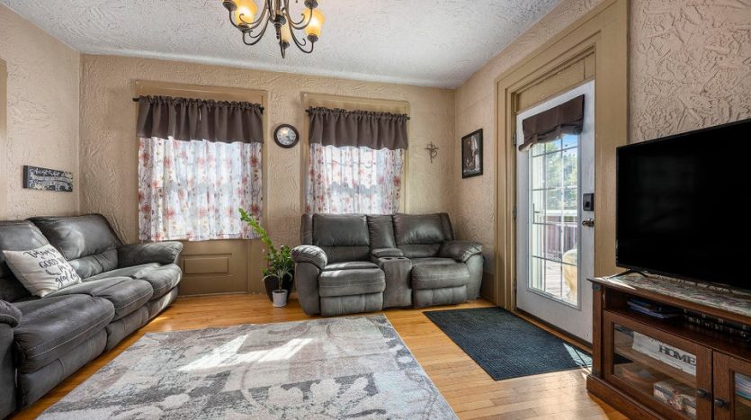 Suzy Glomski historic home Realtor in Paw Paw MI