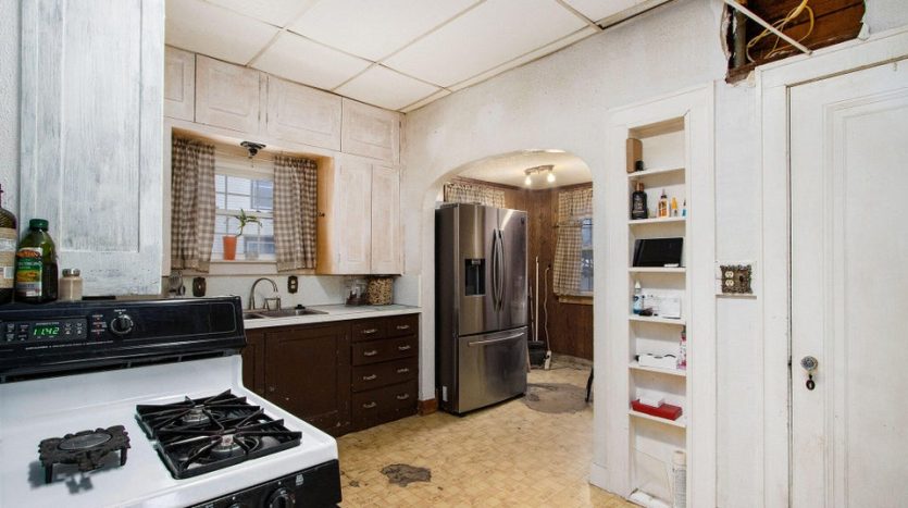 Suzy Glomski historic home realtor Paw Paw MI