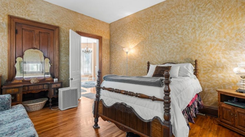 Mary Phelps realtor